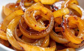 Kam rekomenduojama valgyti keptus svogūnus ir kodėl tai naudinga?