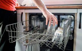 Kapsulės, milteliai ar skystis? Tik vienas indaplovės ploviklis garantuoja idealiai švarius indus!