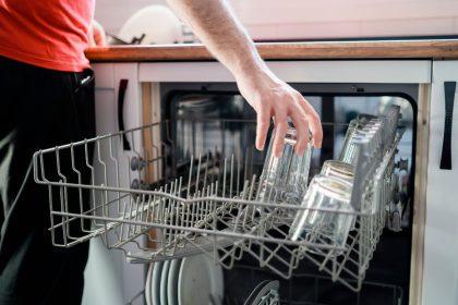 Kapsulės, milteliai ar skystis? Tik vienas indaplovės ploviklis garantuoja idealiai švarius indus!