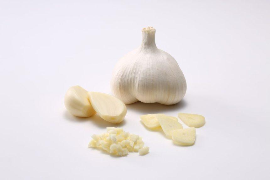 Kas nutiks, jei kasdien valgysite česnakus: užtenka vienos skiltelės