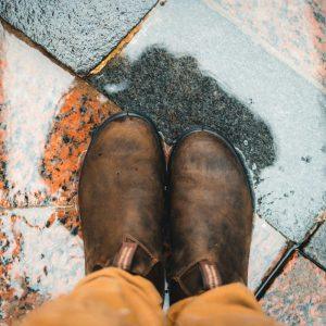 Kas nutiks, jei sušlapsite kojas: gydytojo atsakymas