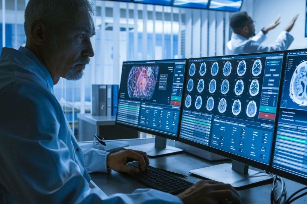 Kas nutiks organizmui, jei atsisakysite kitų gėrimų ir gersite vien vandenį? gerėja smegenų veikla