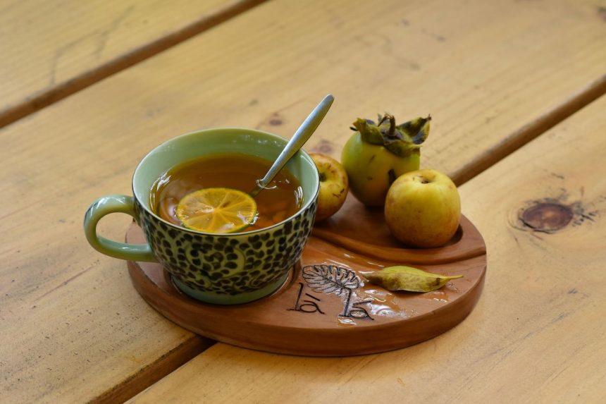 Kas nutiktų, jei kasdien gertumėte citrinų arbatą: pravartu žinoti kiekvienam