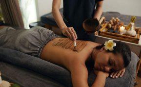 Kava veidui, plaukams ir kūnui! Sužinokite, kokioms procedūroms ji tinka