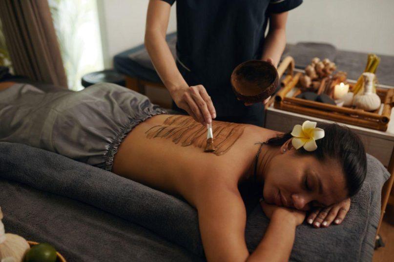 Kava veidui, plaukams ir kūnui! Sužinokite, kokioms procedūroms ji tinka