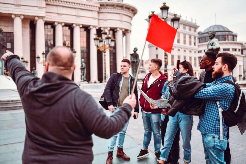 Kelionių tendencijos: pasivaikščiojimai ir gidų turai vėl madoje