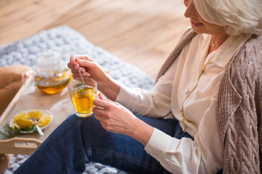 Kiek puodelių arbatos reikia išgerti per dieną, kad apsaugotumėte širdį nuo ligų?