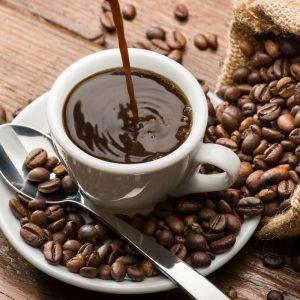 Kiek puodelių kavos galite išgerti nepakenkdami savo sveikatai: daugelis žmonių to nežino