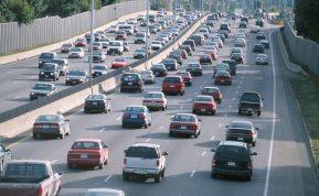 Kodėl pasaulis skirtingas? Ši stulbinanti priežastis atskleidžia, kaip atsirado dešinysis eismas