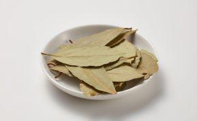 Kodėl patyrusios namų šeimininkės į skalbimo mašiną deda lauro lapus?