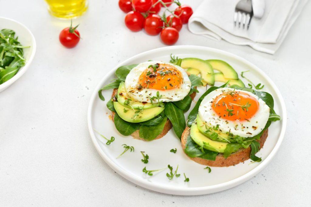 Kodėl pusryčių valgymas yra būtinas po 40 metų