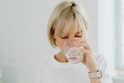 Kodėl svarbu gerti pakankamai vandens: 7 pagrindinės priežastys jūsų sveikatai