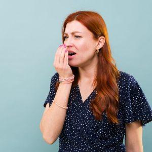 Kovokite su nemaloniu kvapu: netikėti produktai, padedantys atgaivinti gaivų kvapą