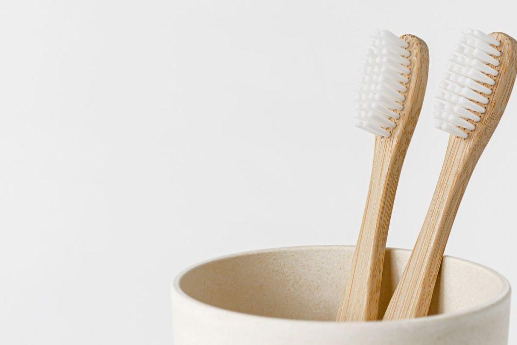 Kur laikyti dantų šepetėlį, kad jis išliktų švarus