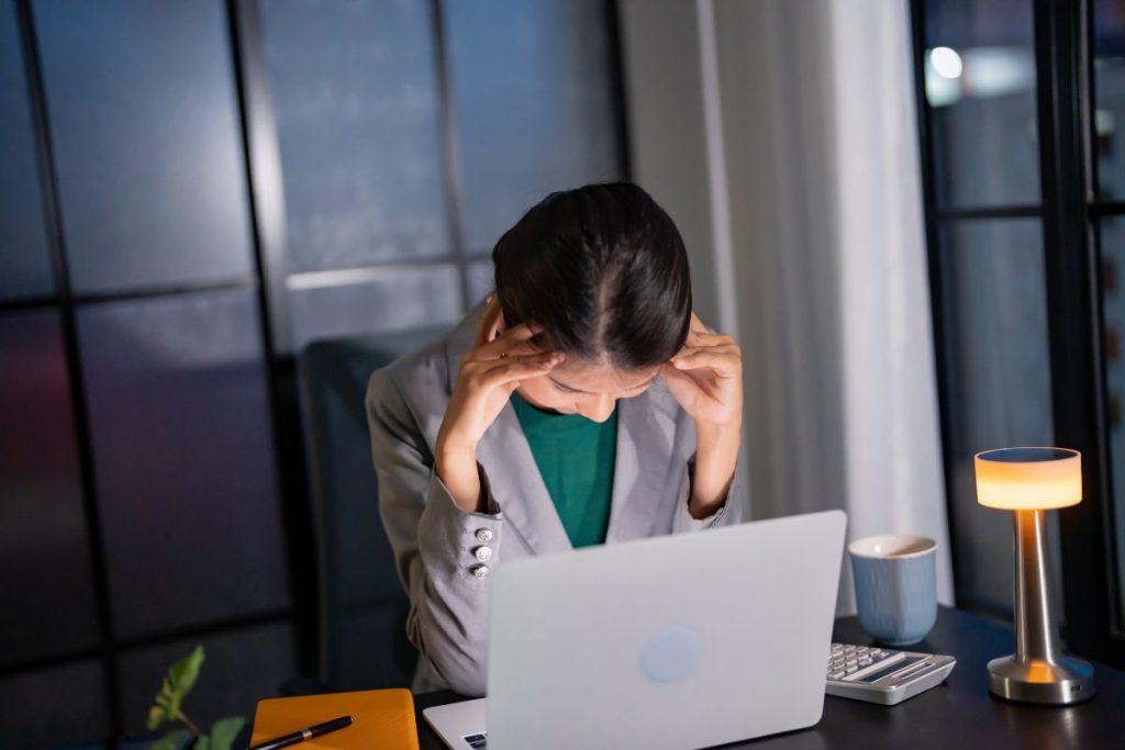 Kuriose šalyse dirbama daugiausiai?