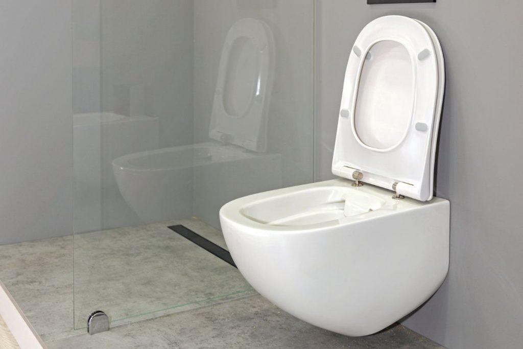 Lengvai atsikratykite geltonų dėmių ant klozeto dangčio. Ši gudrybė padės jį vėl padaryti kaip naują! Papildomi patarimai