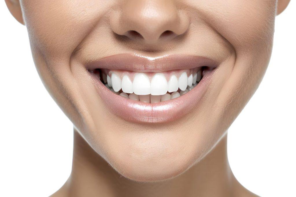 Lūpdažio atspalviai, kurie padaro jus vyresne. Nesirinkite jų! Kūno spalvos lūpų dažai