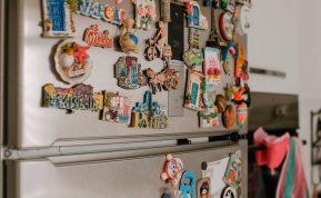 Magnetai ant šaldytuvo – pavojus, apie kurį daugelis net neįtaria