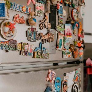 Magnetai ant šaldytuvo – pavojus, apie kurį daugelis net neįtaria