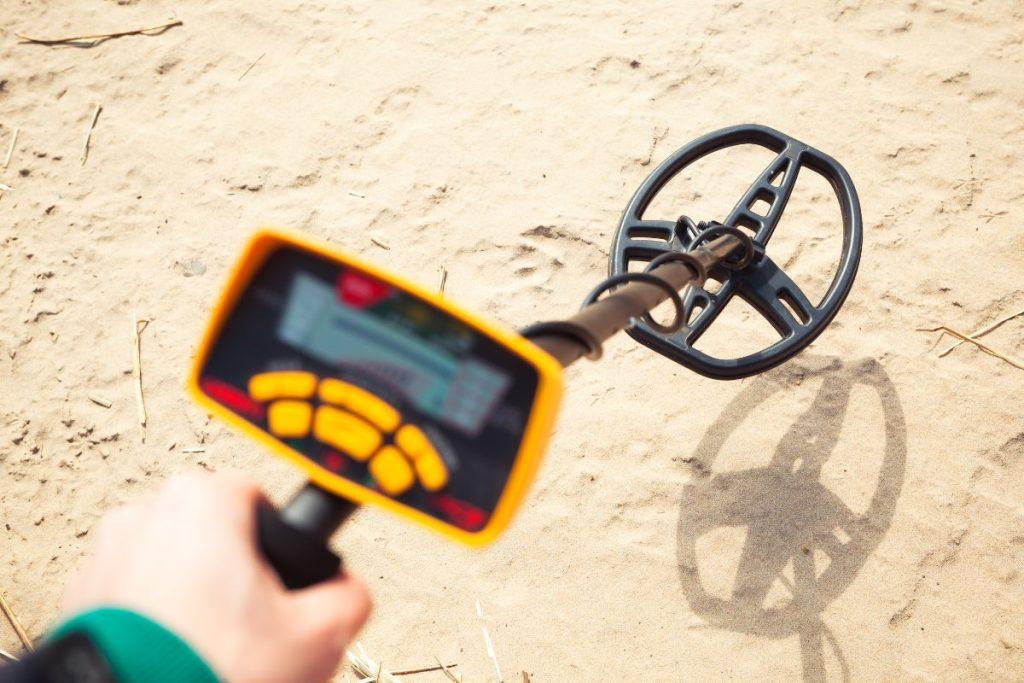 Metalo detektorius padėjo įminti 60 metų senumo paslaptį. Pomėgis padedantis palaikyti įgūdžius