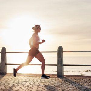 Mityba prieš ir po bėgimo: ką valgyti, kad organizmas gautų energijos ir greičiau atsistatytų