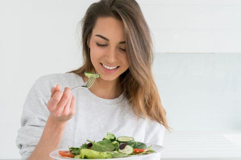 Mitybos specialistų patarimai, kaip pradėti valgyti mažiau