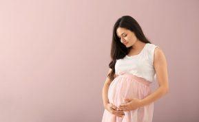 Mokslininkai nustatė, kad kūdikiai motinos įsčiose išmoksta šių dalykų