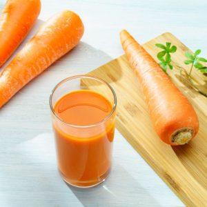 Morkų sultys: kodėl šis natūralus gėrimas turėtų atsirasti jūsų kasdienybėje