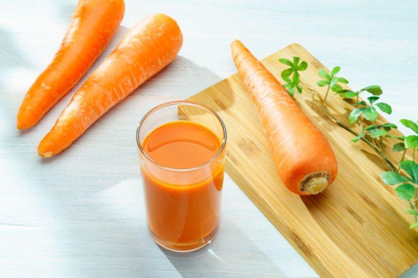 Morkų sultys: kodėl šis natūralus gėrimas turėtų atsirasti jūsų kasdienybėje