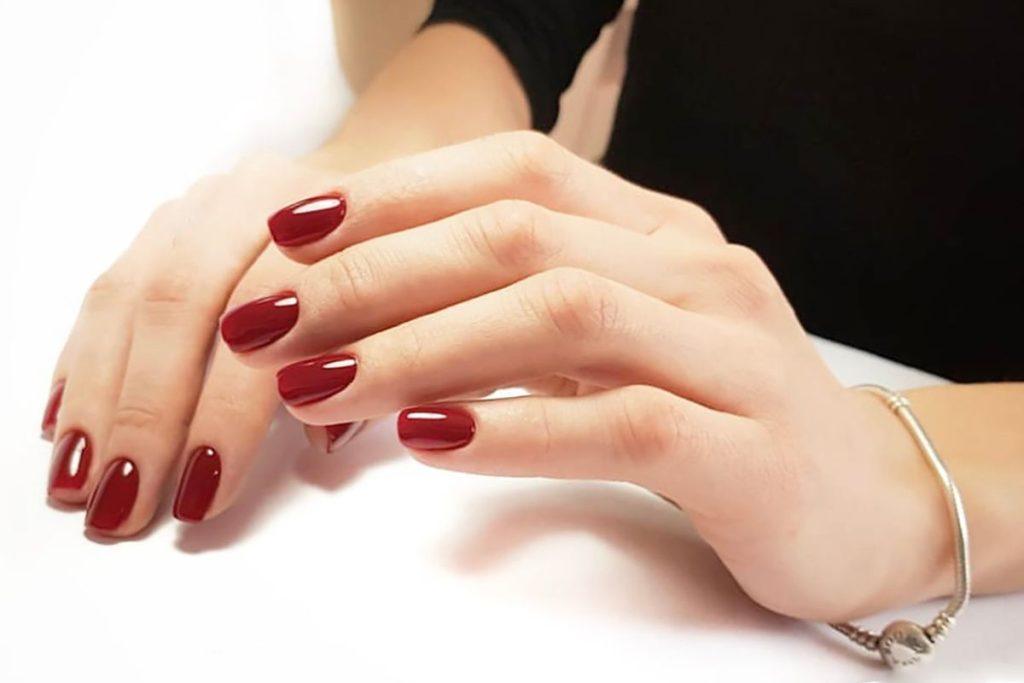 Nagų spalvos, kurios atrodo prabrangiai