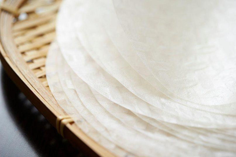 Naminiai ryžių traškučiai: paprastas ir sveikas užkandis, kurį pasigaminsite per 1 minutę