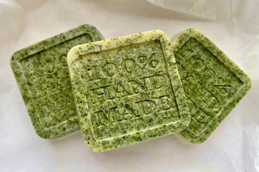 Naminiai spintos gaivikliai – paprastos ir pigios idėjos. Muilas