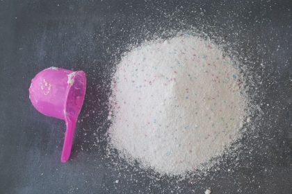 Natūralūs skalbimo milteliai. Tik du ingredientai, ir skalbiniai taps švarūs!