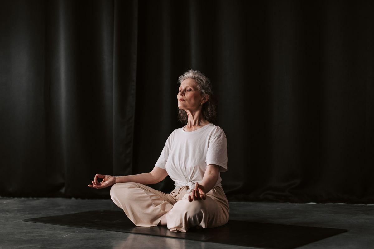 Naujas tyrimas atskleidė, kokie pavojai gali slypėti po meditacija