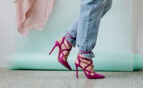 Nebereikės ieškoti batsiuvio! Slidžių kulniukų problemą išspręsite tiesiog namuose