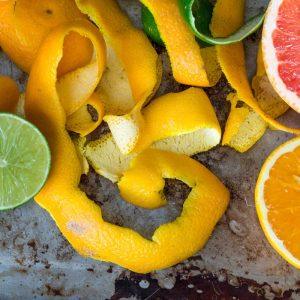 Neišmeskite citrusinių vaisių žievelių, jos vertingesnės nei manote