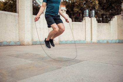 Netikėtas treniruotės efektas: 5 priežastys, kodėl šokdynės nauda lenkia bėgimą ir plaukimą!