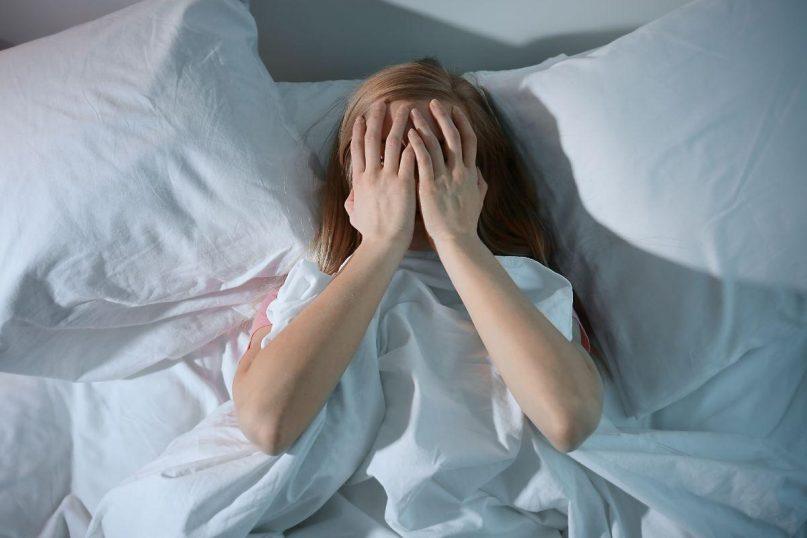 Pabundate vidury nakties ir nebegalite užmigti? Venkite šių klaidų