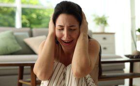 Panikos priepuolis: psichologas įvardino 5 paprastus žingsnius, kaip po jo atsigauti