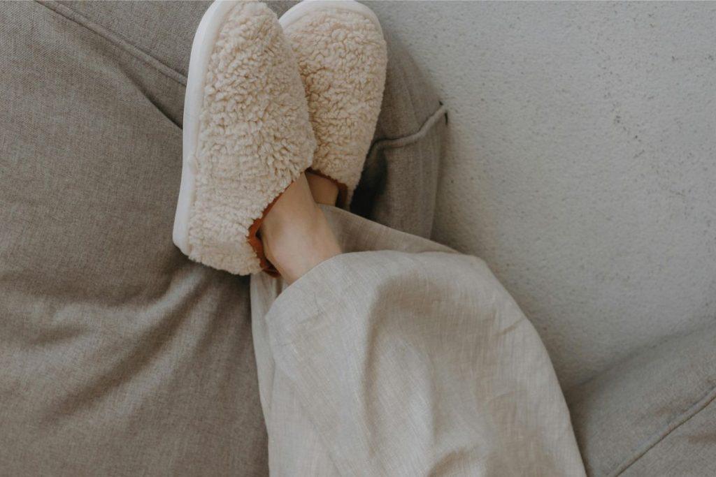 Paprastas kareiviškas triukas padės užmigti vos per 2 minutes. Kojų atpalaidavimas