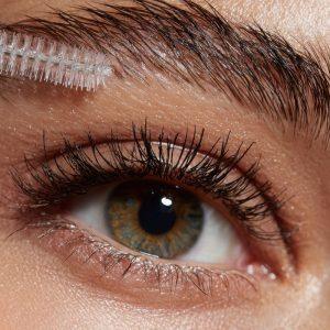 Paprasti būdai, kurie padės užsiauginti gražius antakius