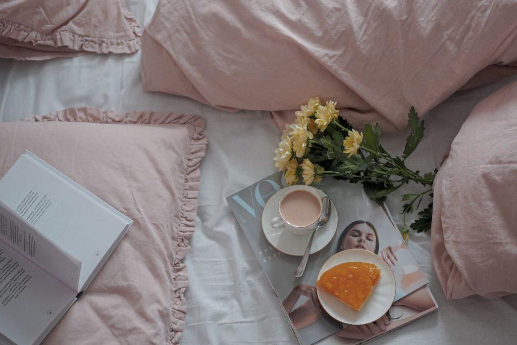 Patalynė: kaip išsirinkti labiausiai tinkančią? Keletas patarimų. Kokios spalvos patalynę rinktis