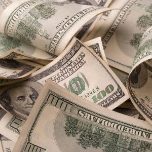 Penki Zodiako ženklai, kurie šią žiemą „maudysis“ piniguose