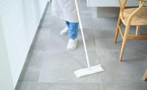 Pigus būdas valyti grindis. Net mūsų mamos nežino šio triuko!