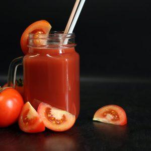 Pomidorų sultys: kuo jos naudingos ir kaip jas teisingai vartoti?