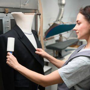 Populiariausi būdai, kaip išvalyti paltus namuose