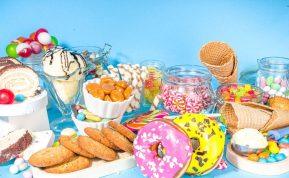 Potraukis saldumynams: keturios šio įpročio priežastys ir kaip jį pakeisti, kad neatsinaujintų vėl