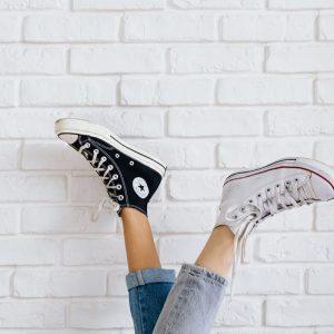 Priežastys, kodėl neturėtumėte dovanoti asmeninių daiktų nepažįstamiems