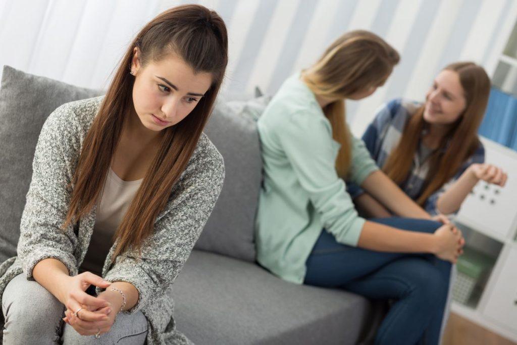 Psichologė atskleidė, kaip elgiasi jūsų nemėgstantys žmonės. Kaip atpažinti, jog jūsų nemėgsta