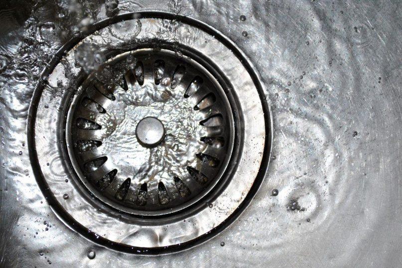 Puikus nerūdijančiojo plieno kriauklių valiklis. Tereikia 2 ingredientų, o poveikis jus maloniai nustebins!